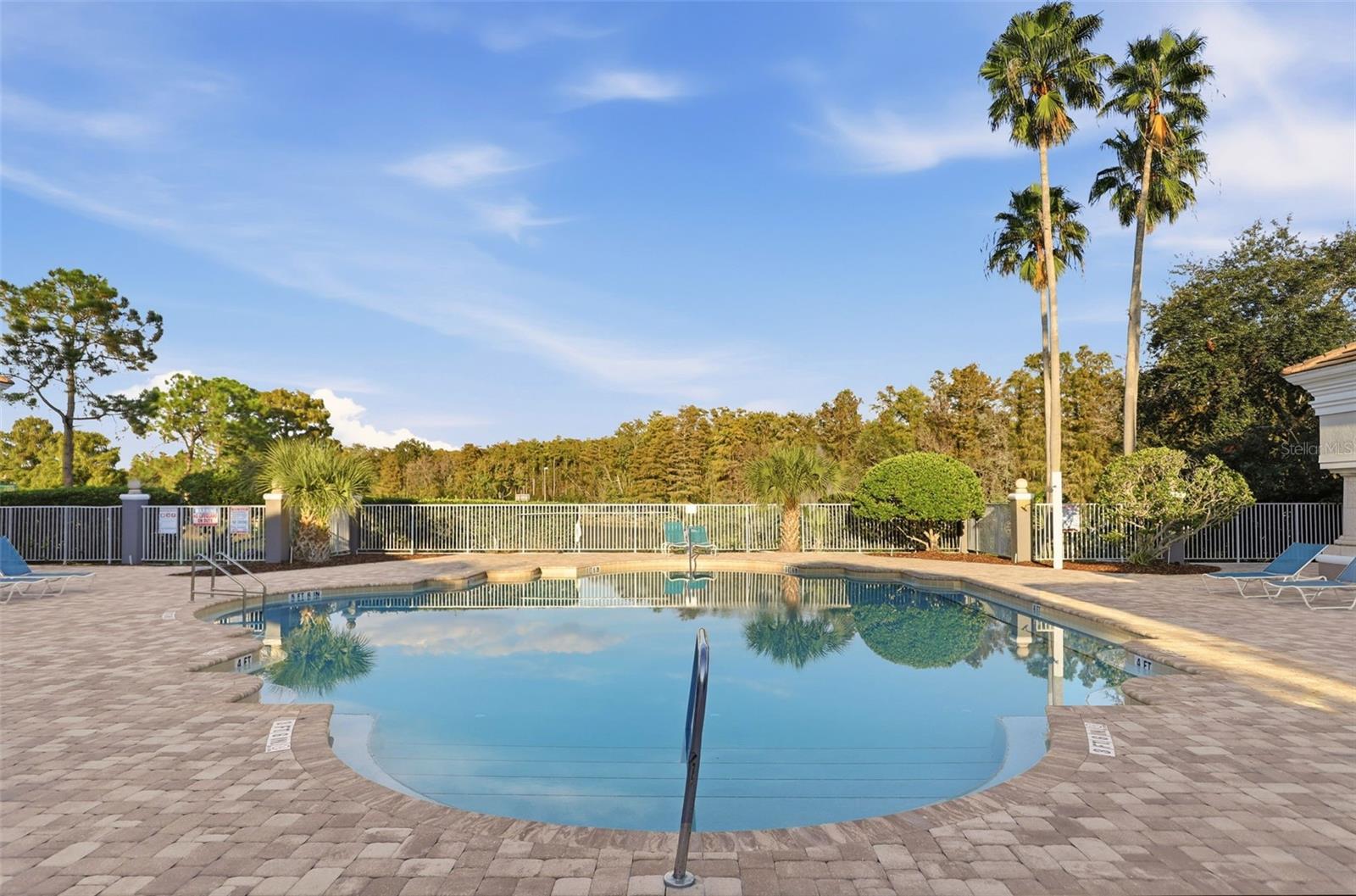 Image 28 of 38 For 13839 Fairway Island Drive 1111