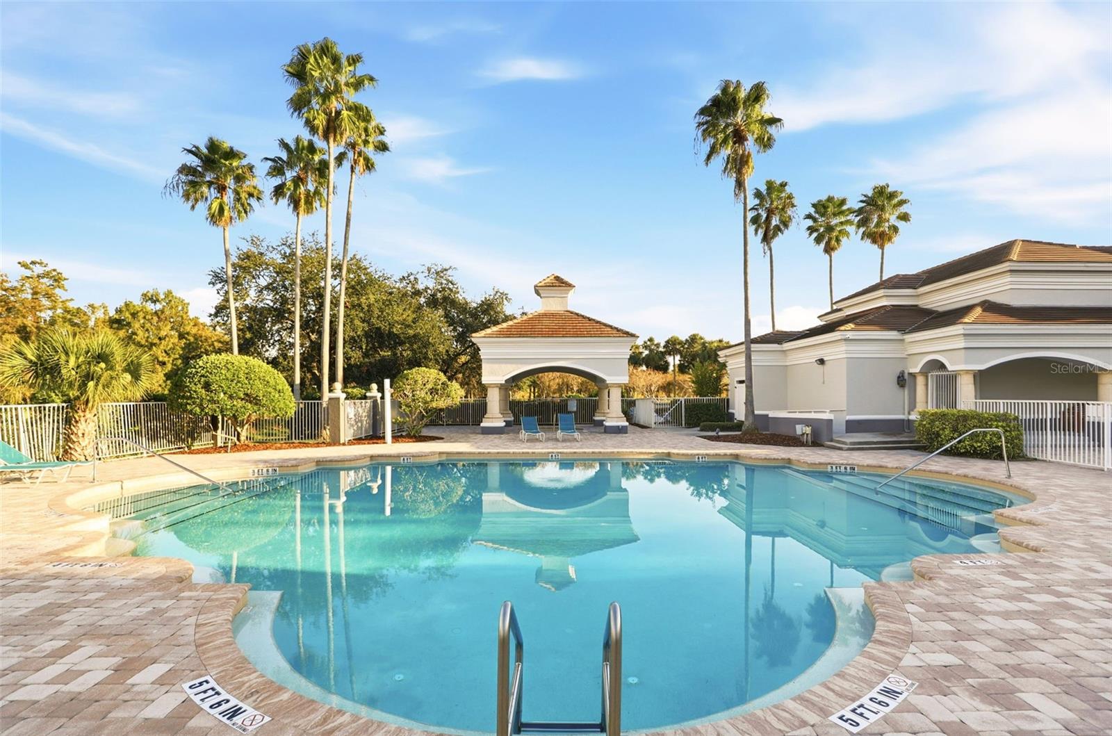 Image 29 of 38 For 13839 Fairway Island Drive 1111