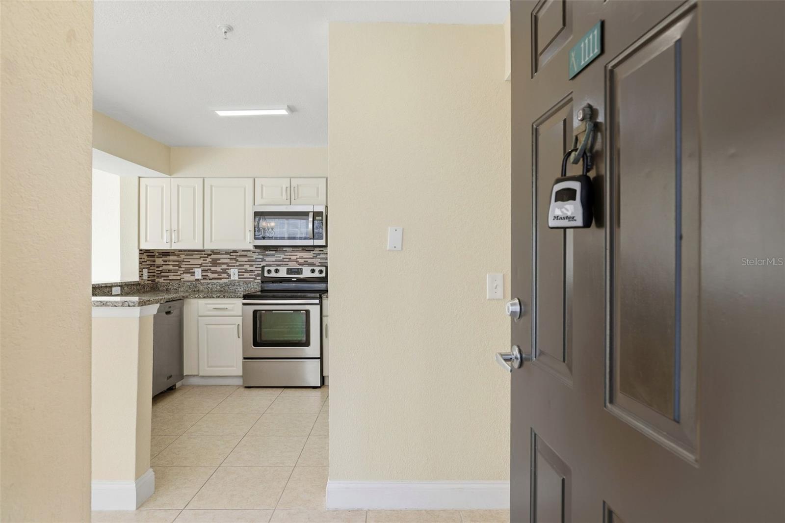 Image 3 of 38 For 13839 Fairway Island Drive 1111