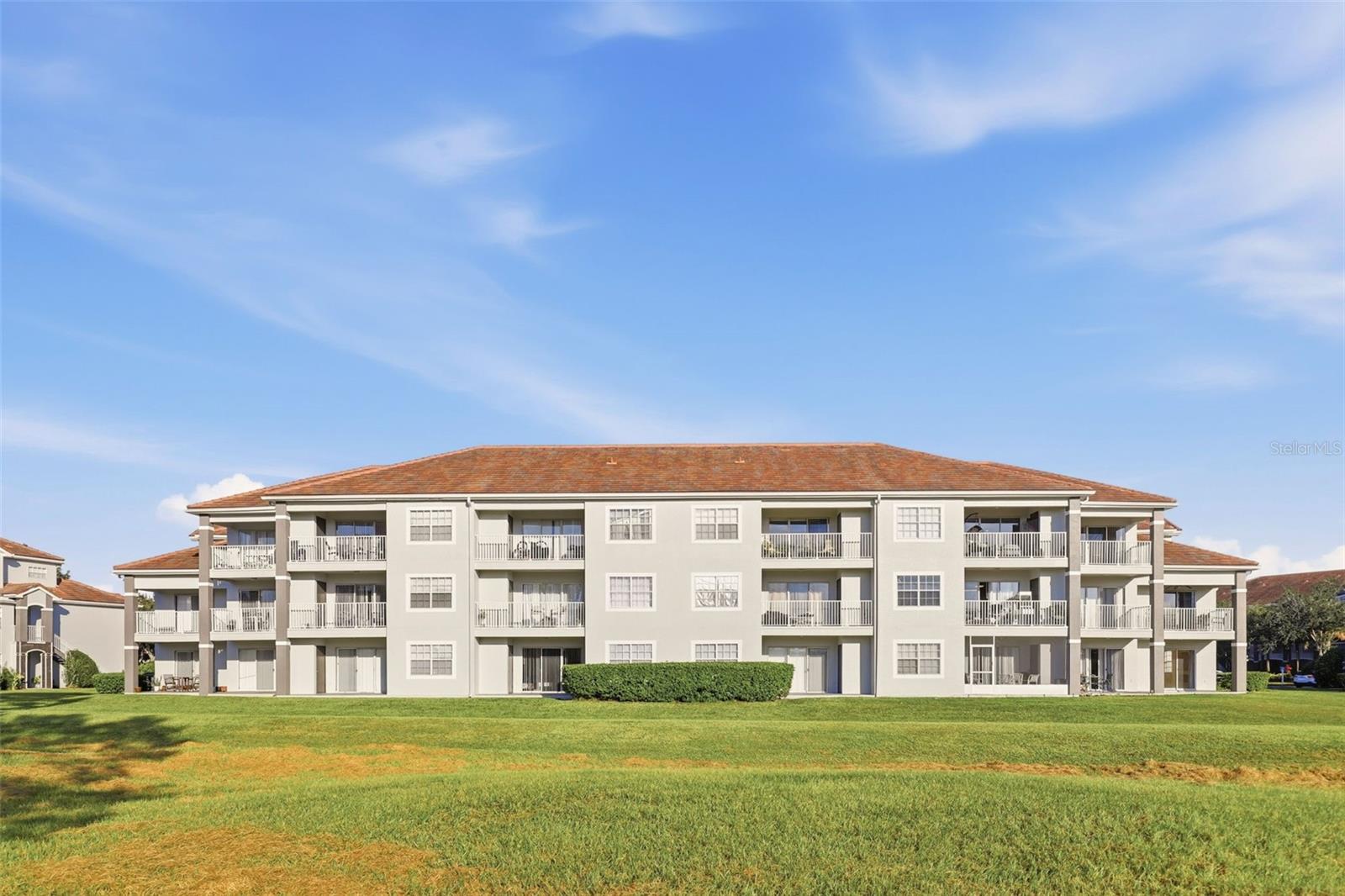 Image 33 of 38 For 13839 Fairway Island Drive 1111