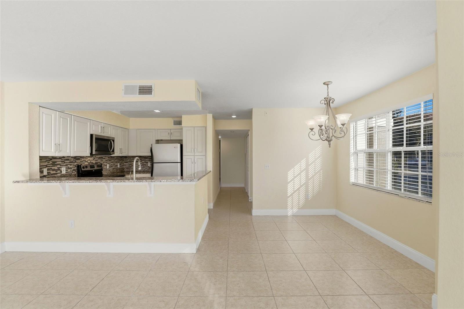 Image 9 of 38 For 13839 Fairway Island Drive 1111