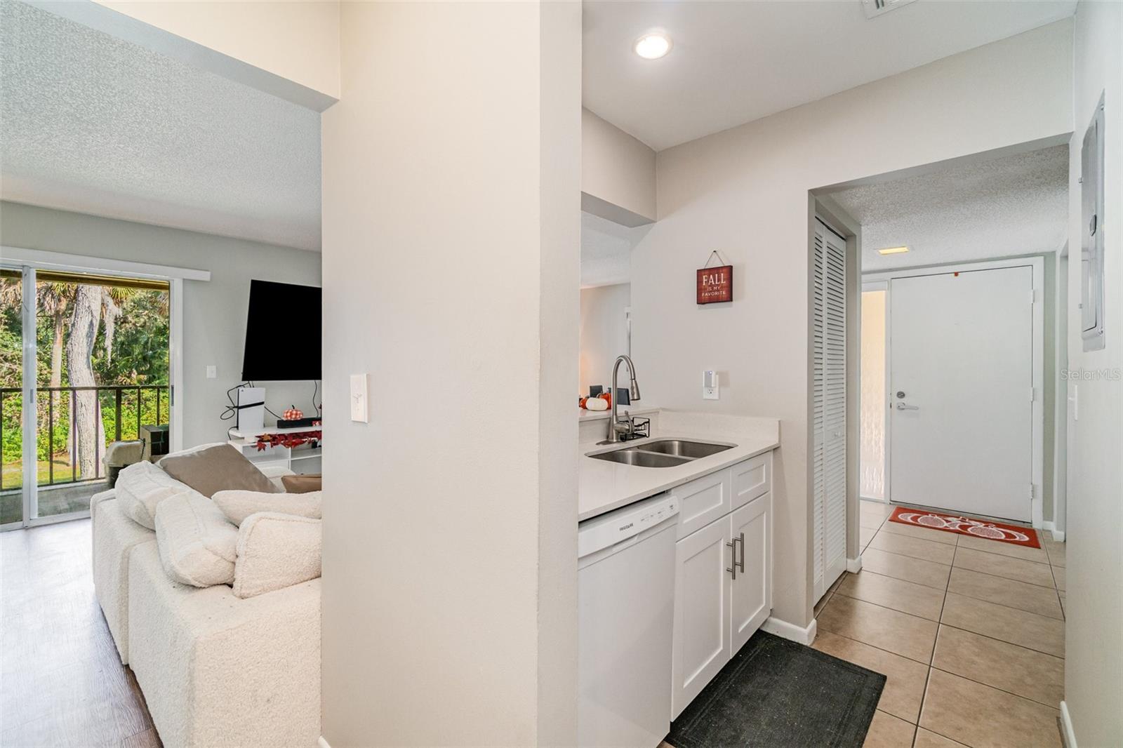 Image 11 of 30 For 140 Orchid Woods Court 15b