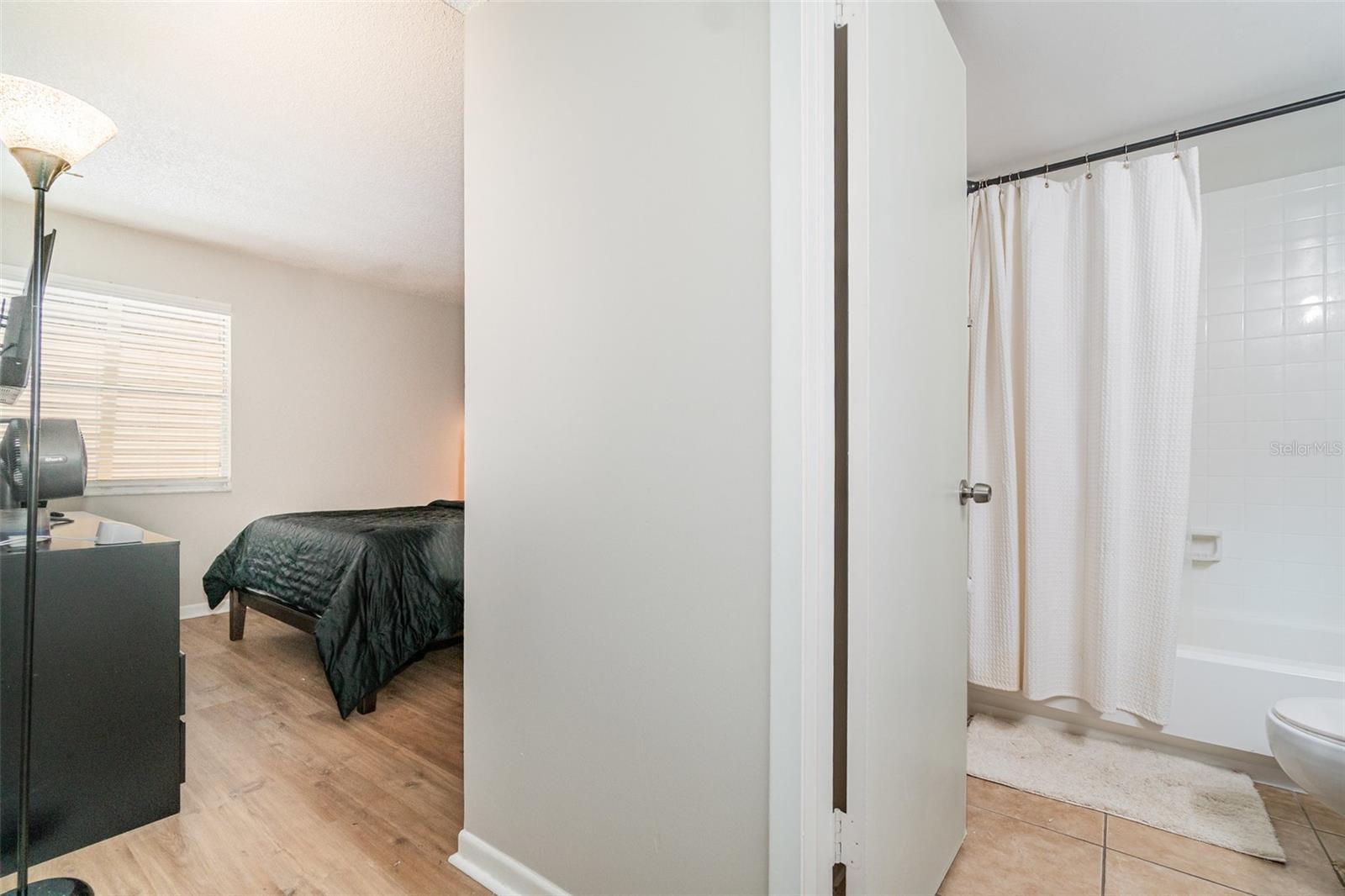 Image 18 of 30 For 140 Orchid Woods Court 15b