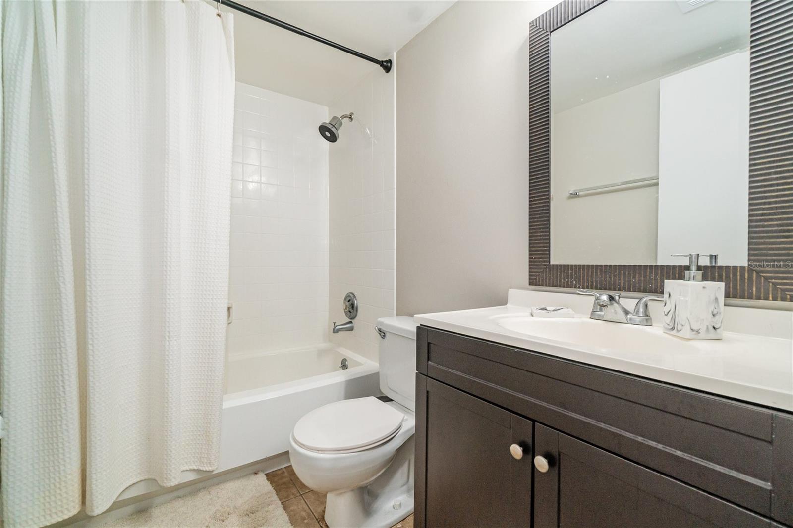 Image 19 of 30 For 140 Orchid Woods Court 15b