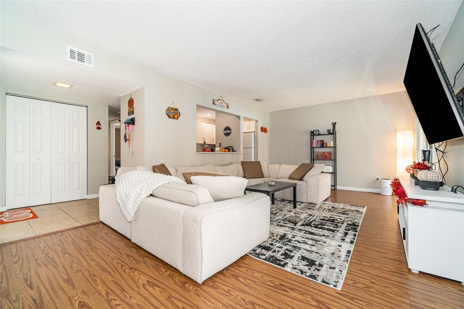 Image 6 of 30 For 140 Orchid Woods Court 15b