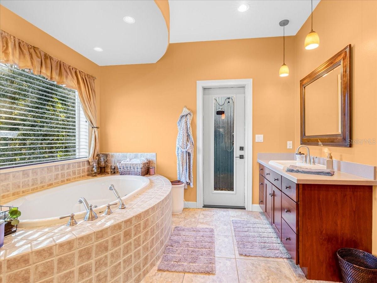 Image 19 of 66 For 5460 Boutin Lane