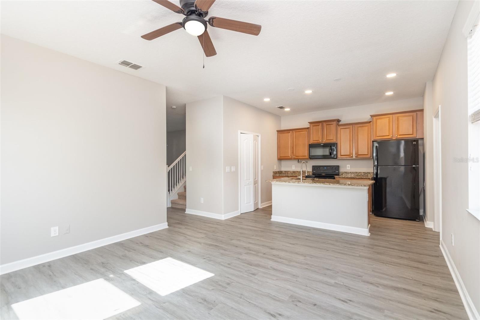 Image 11 of 31 For 9029 Savannah Julip Lane