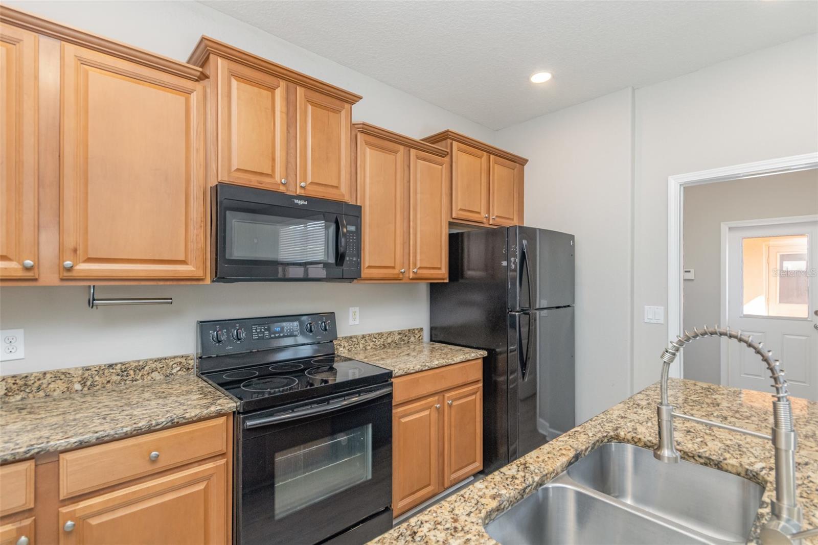 Image 14 of 31 For 9029 Savannah Julip Lane