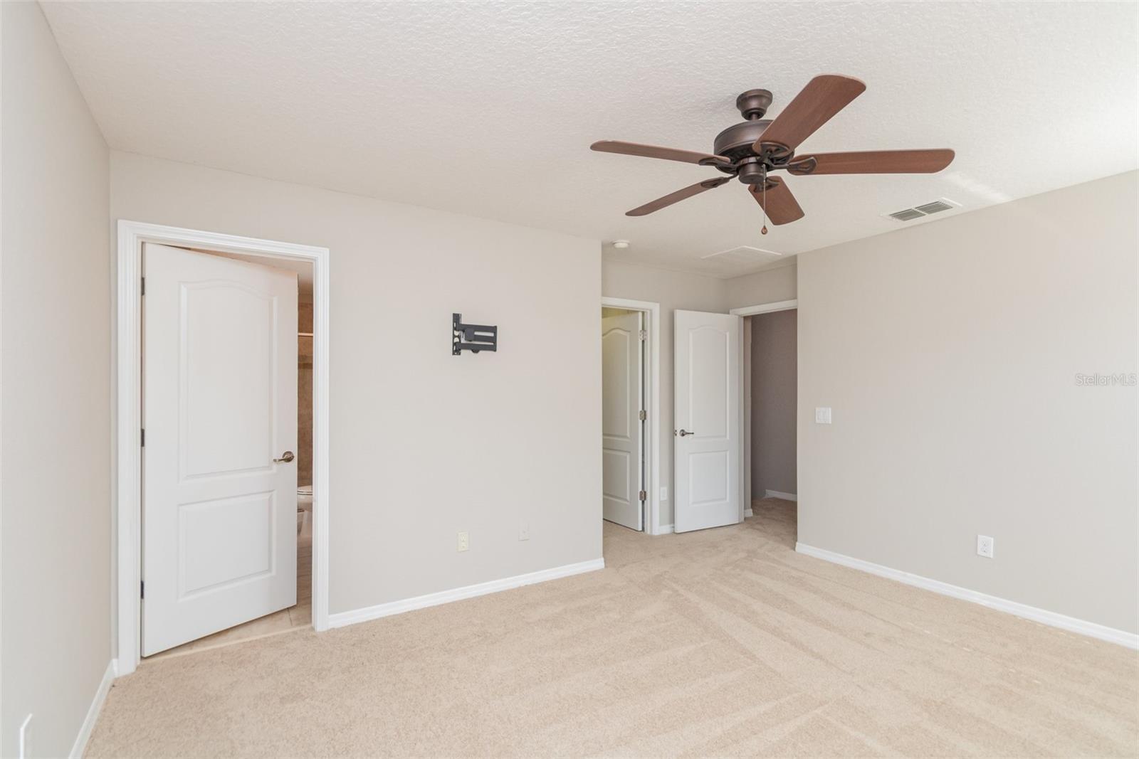 Image 19 of 31 For 9029 Savannah Julip Lane