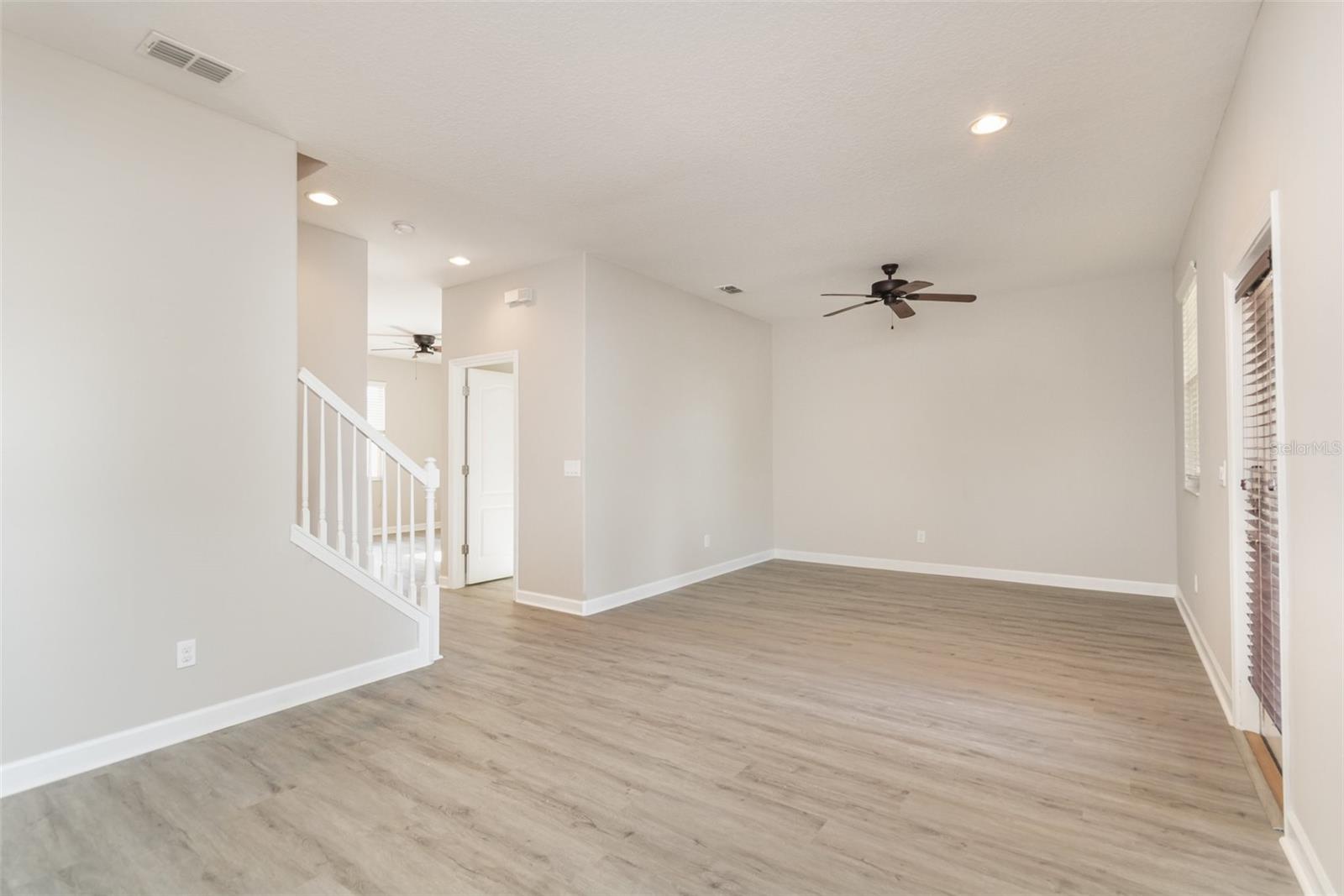 Image 6 of 31 For 9029 Savannah Julip Lane