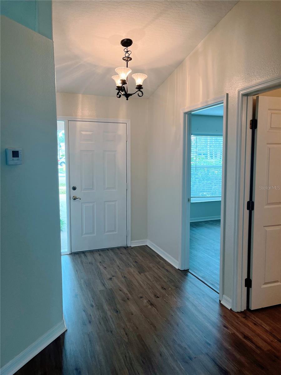 Image 11 of 14 For 517 Jackson Avenue