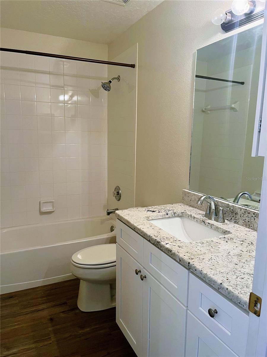 Image 13 of 14 For 517 Jackson Avenue