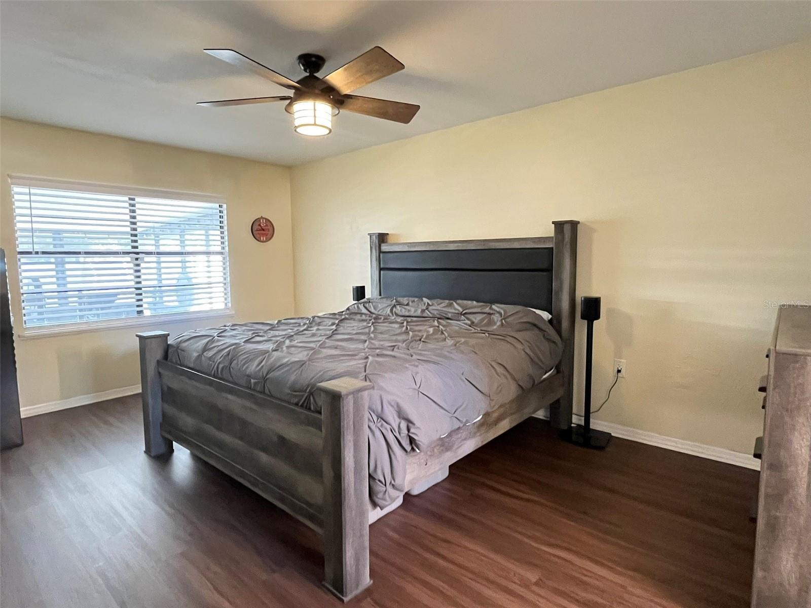 Image 14 of 22 For 947 Wages Way