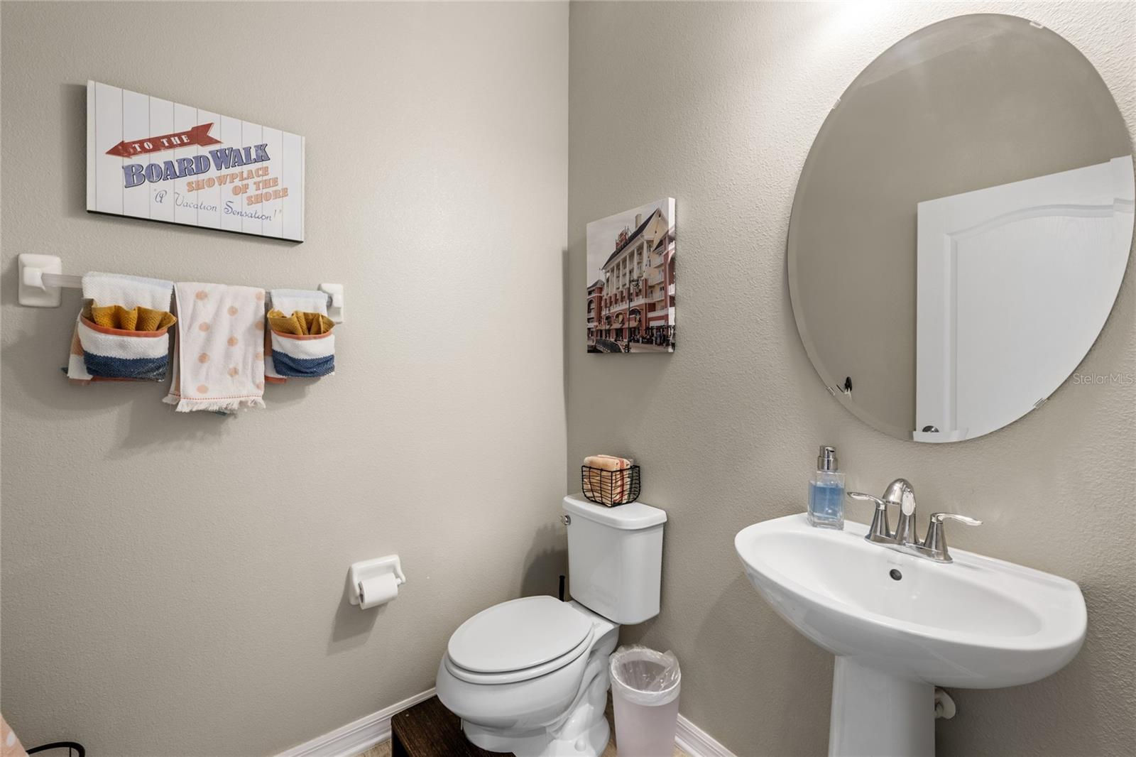 Image 16 of 58 For 8007 Navel Orange Lane