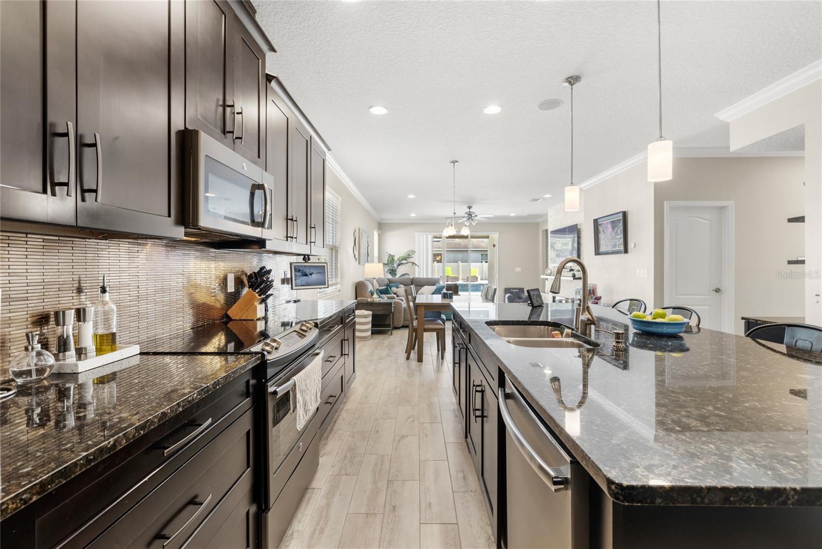 Image 21 of 58 For 8007 Navel Orange Lane