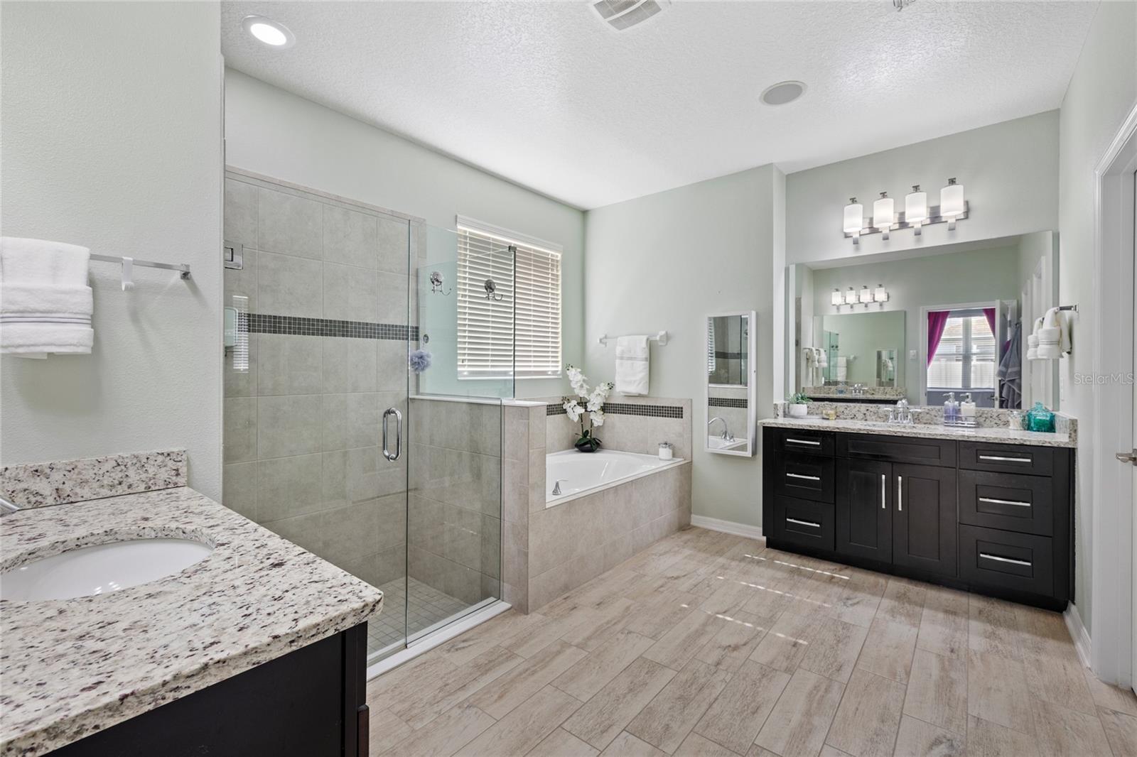 Image 25 of 58 For 8007 Navel Orange Lane