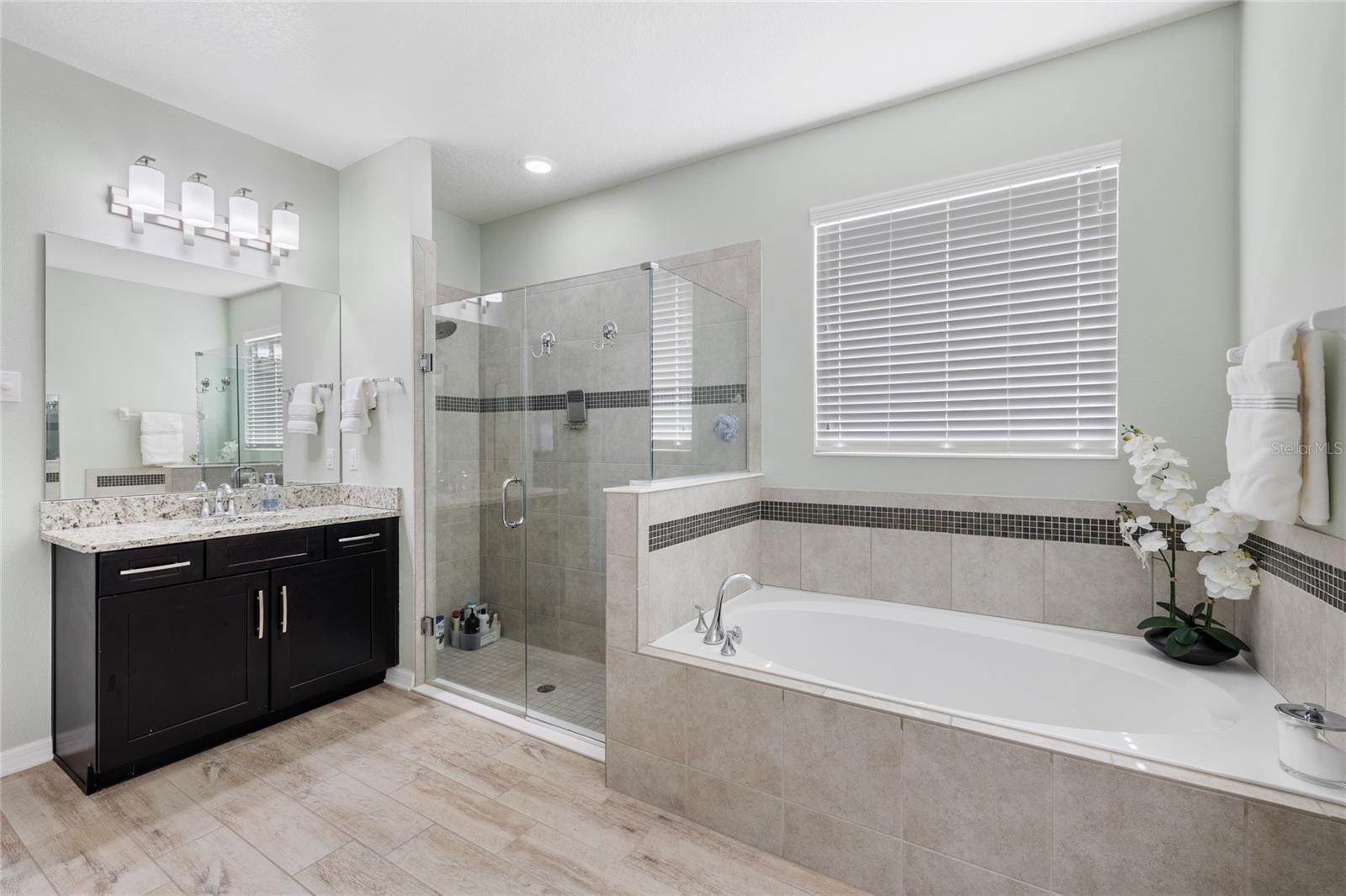 Image 26 of 58 For 8007 Navel Orange Lane