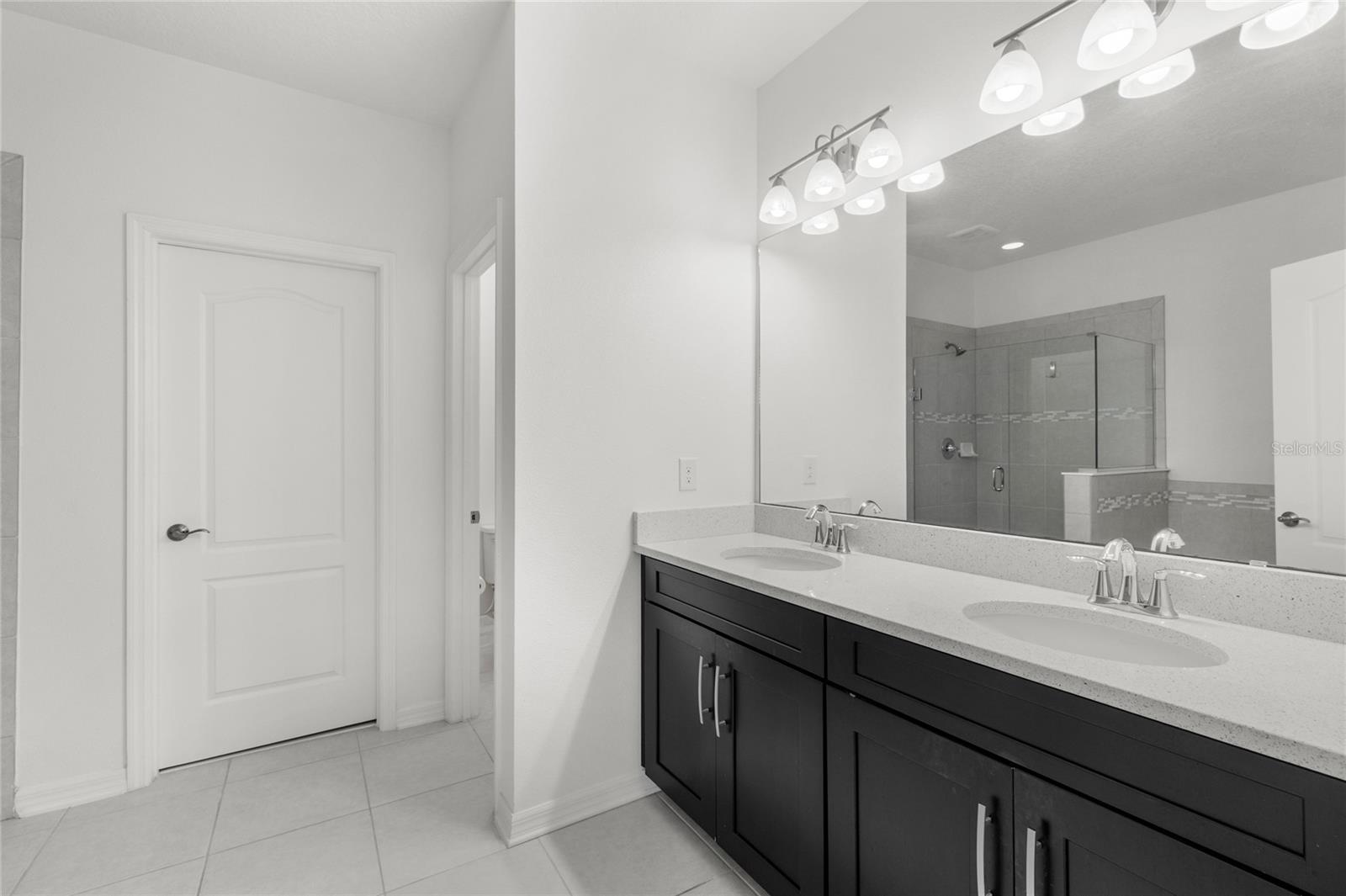 Image 32 of 58 For 8007 Navel Orange Lane