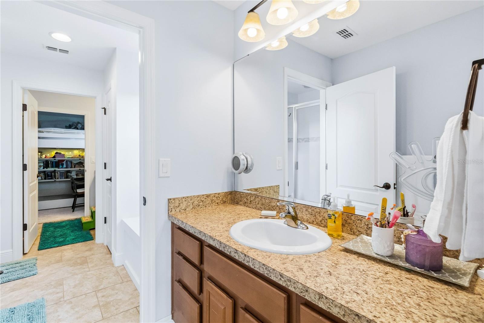 Image 29 of 50 For 14551 Yellow Butterfly Road