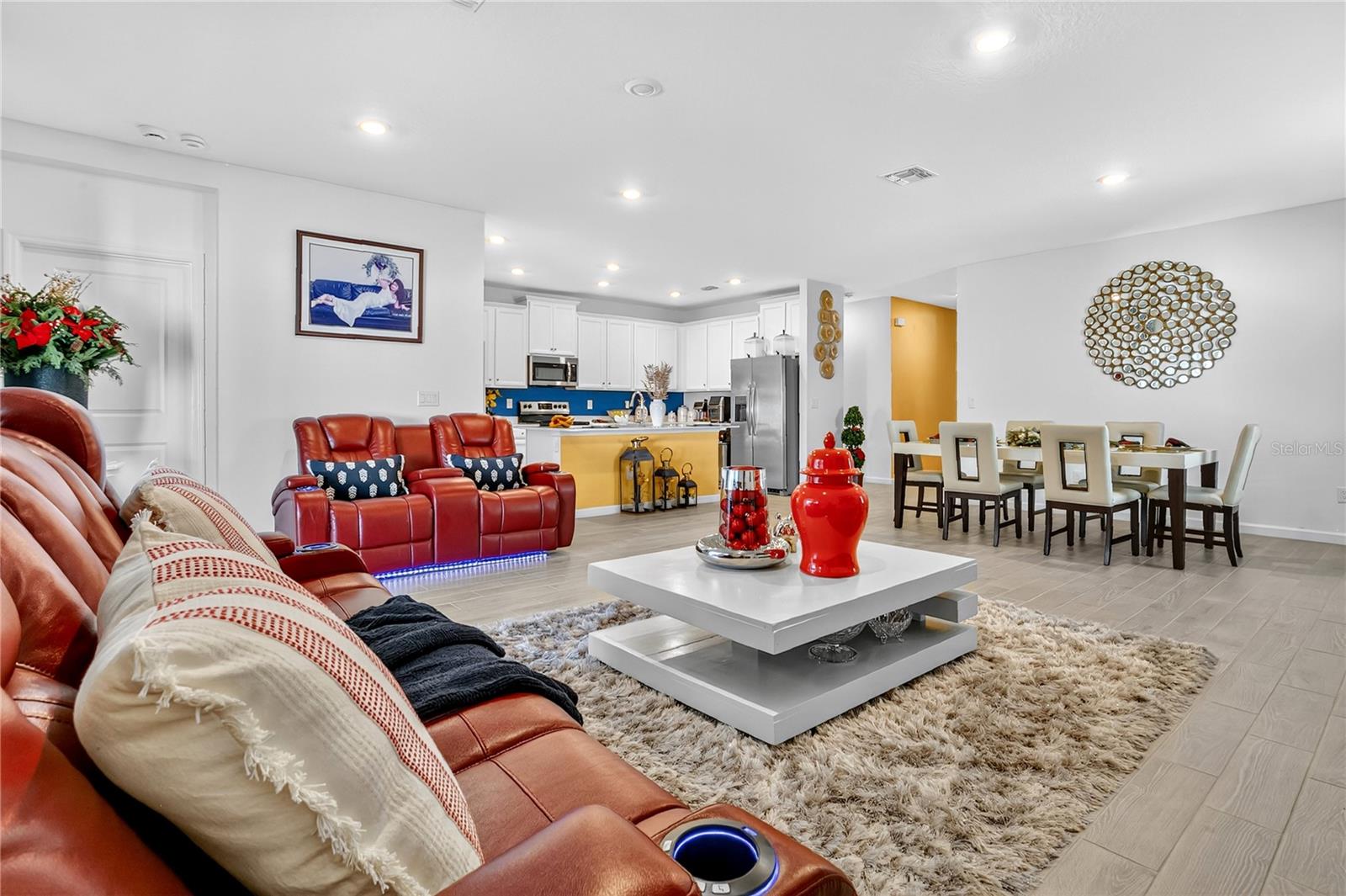 Image 4 of 22 For 7507 76th Terrace