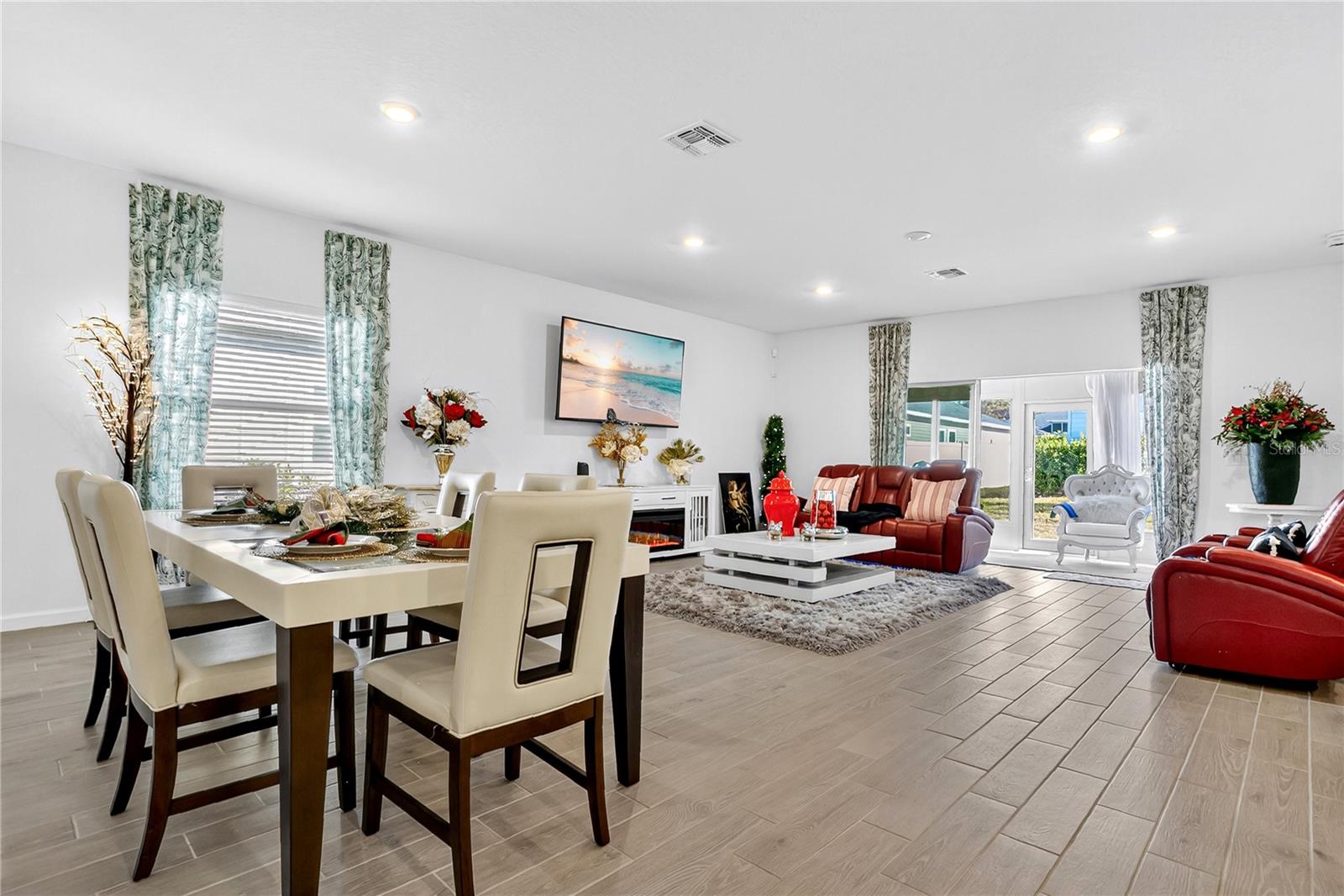 Image 6 of 22 For 7507 76th Terrace