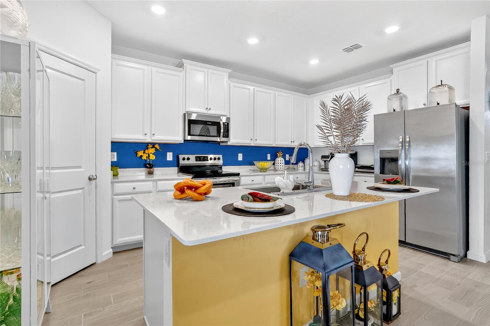 Image 9 of 22 For 7507 76th Terrace