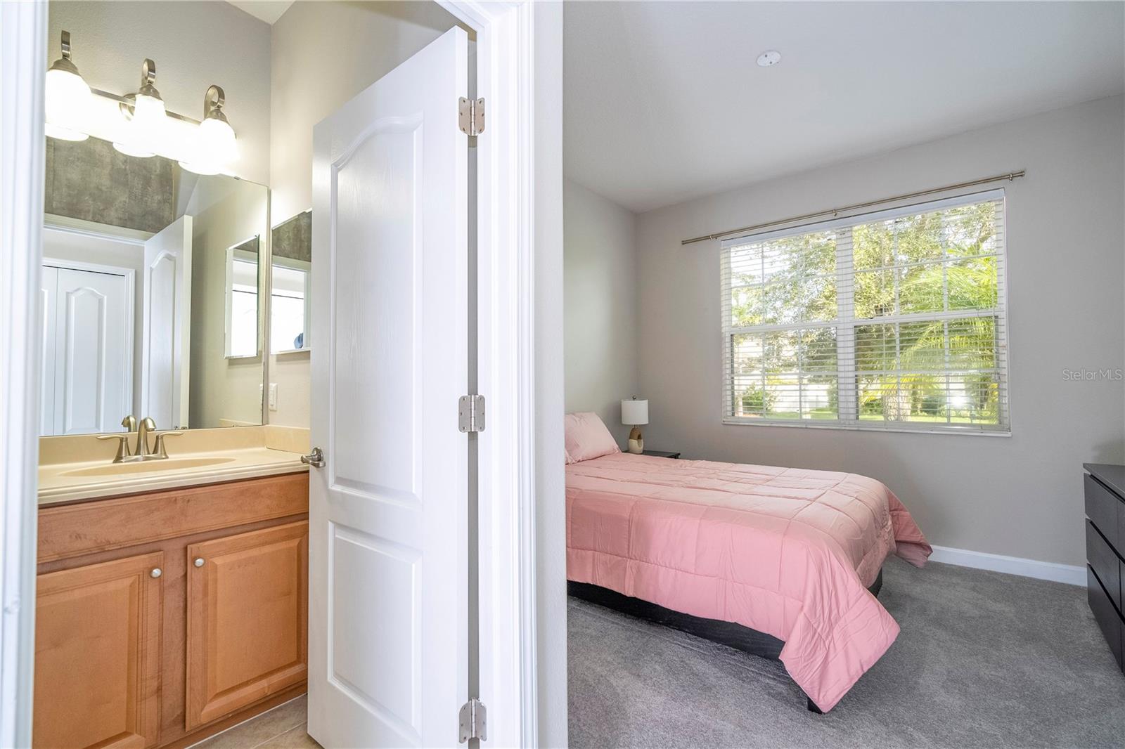 Image 18 of 73 For 2342 Crosston Circle