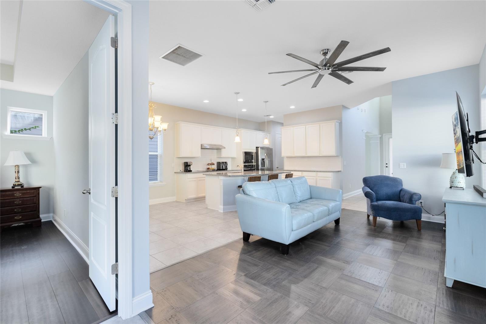 Image 9 of 49 For 7749 Laureate Boulevard