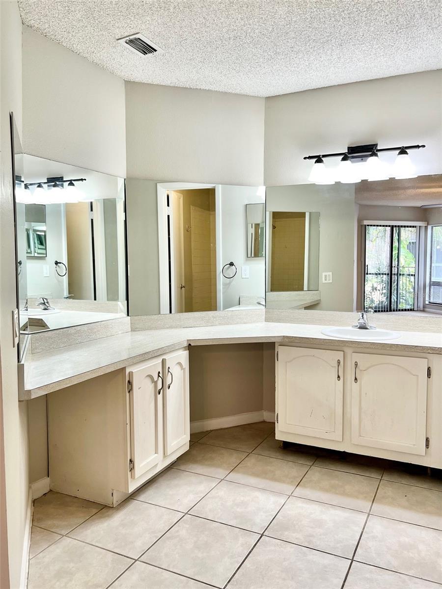 Image 15 of 22 For 4371 Aqua Vista Drive G