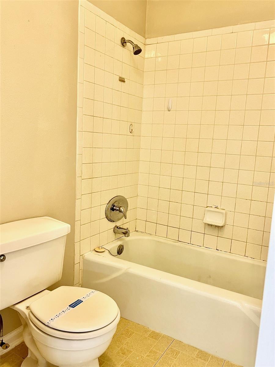 Image 17 of 22 For 4371 Aqua Vista Drive G