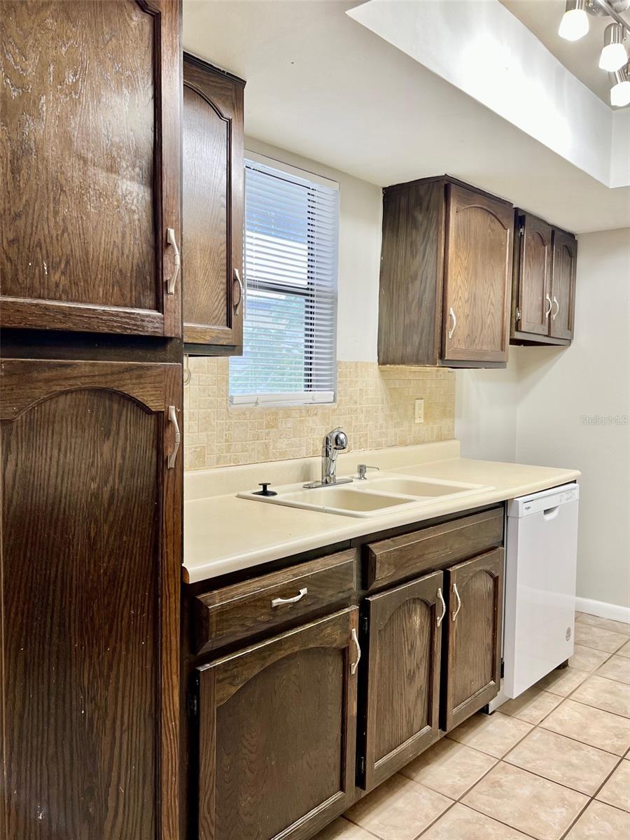 Image 8 of 22 For 4371 Aqua Vista Drive G