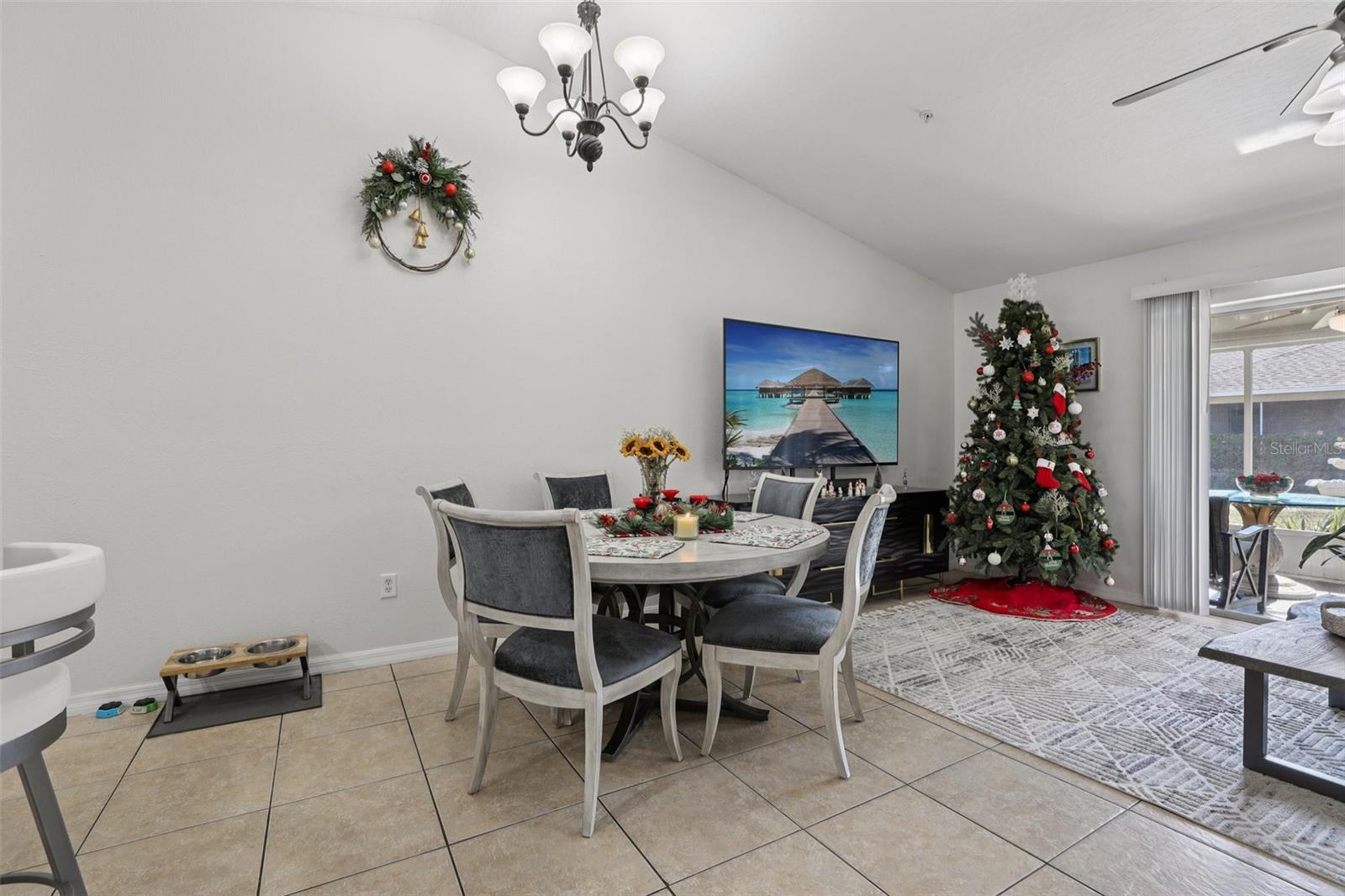 Image 13 of 59 For 527 Jackson Avenue