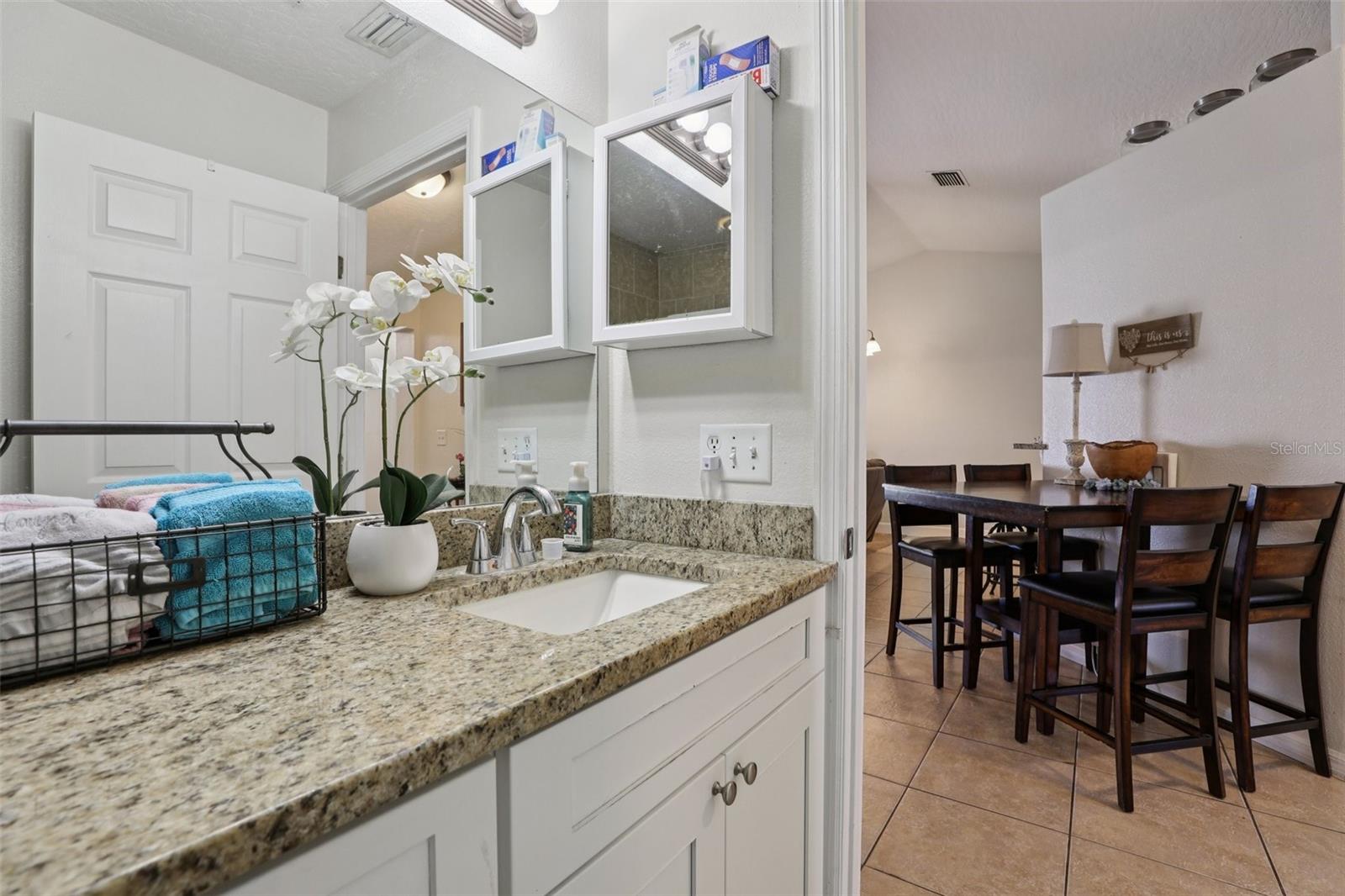 Image 14 of 59 For 527 Jackson Avenue