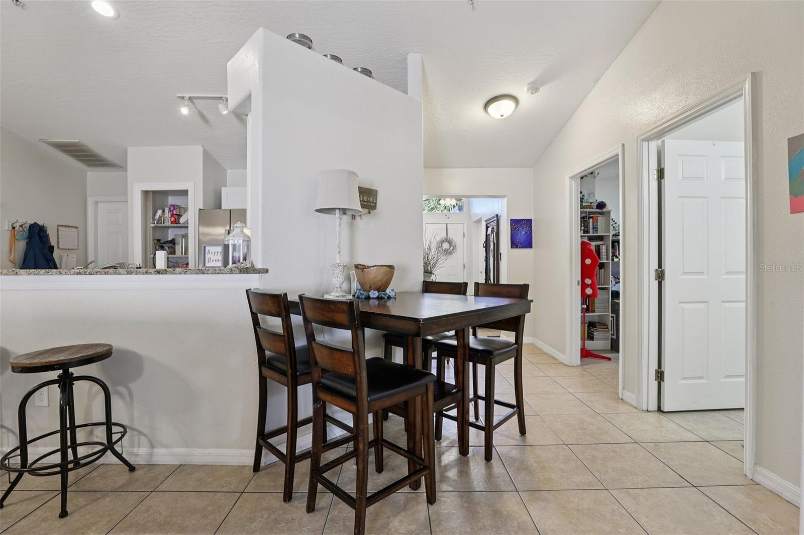 Image 16 of 59 For 527 Jackson Avenue