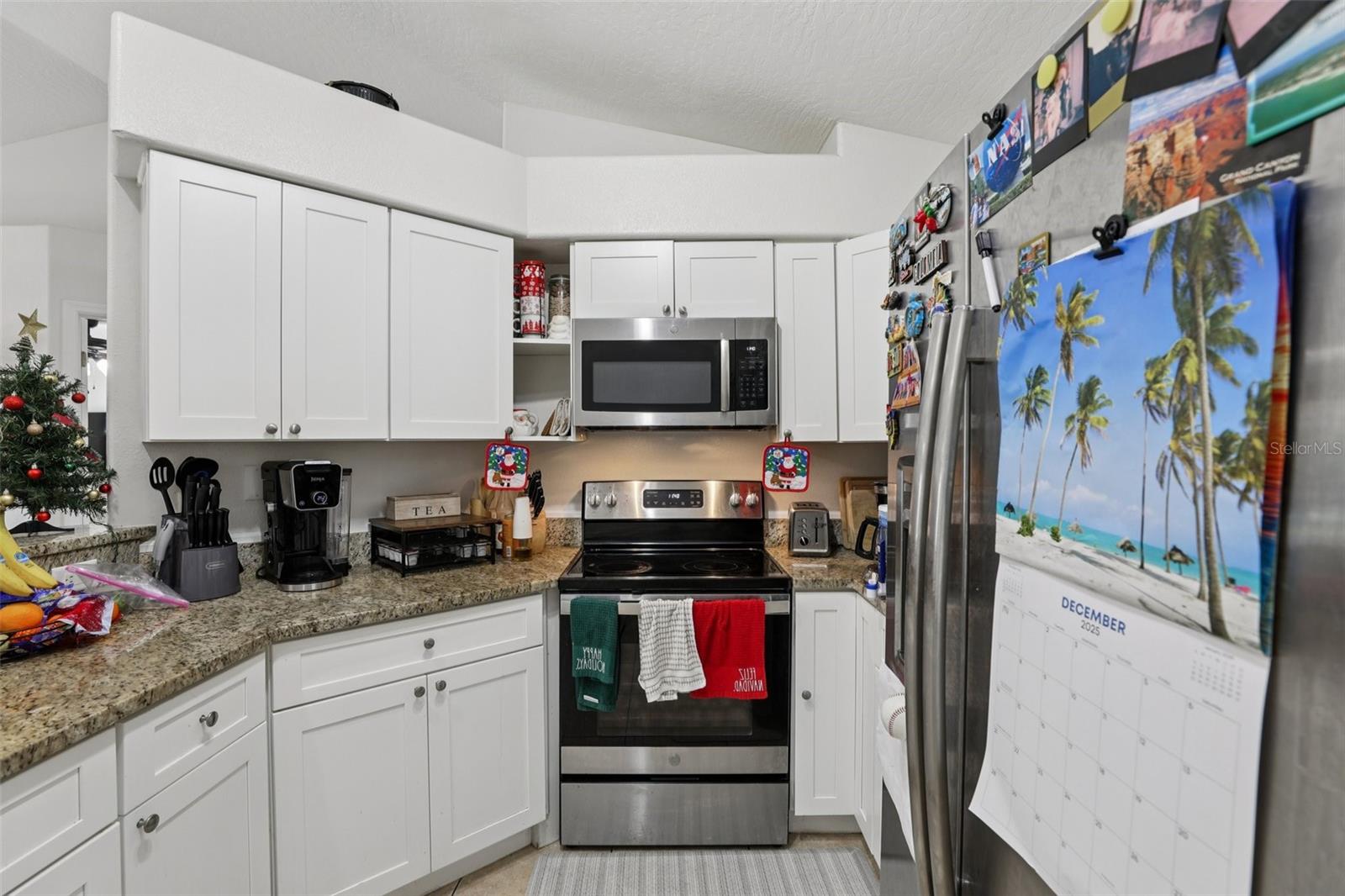 Image 19 of 59 For 527 Jackson Avenue