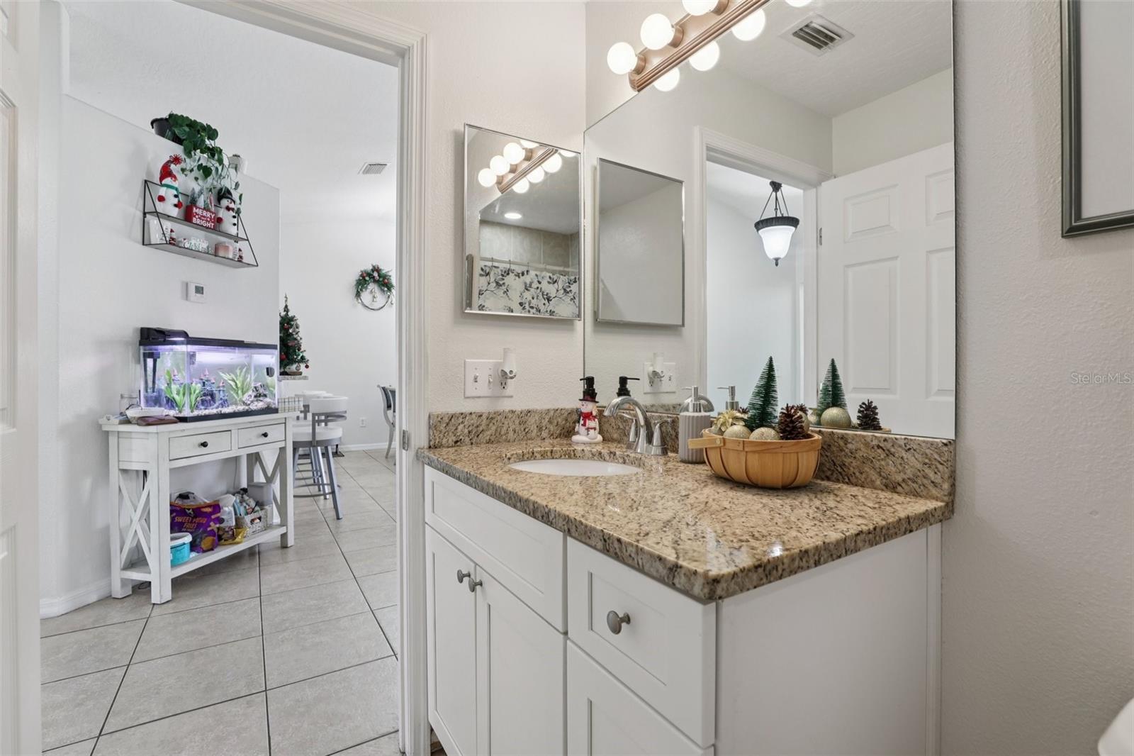 Image 24 of 59 For 527 Jackson Avenue