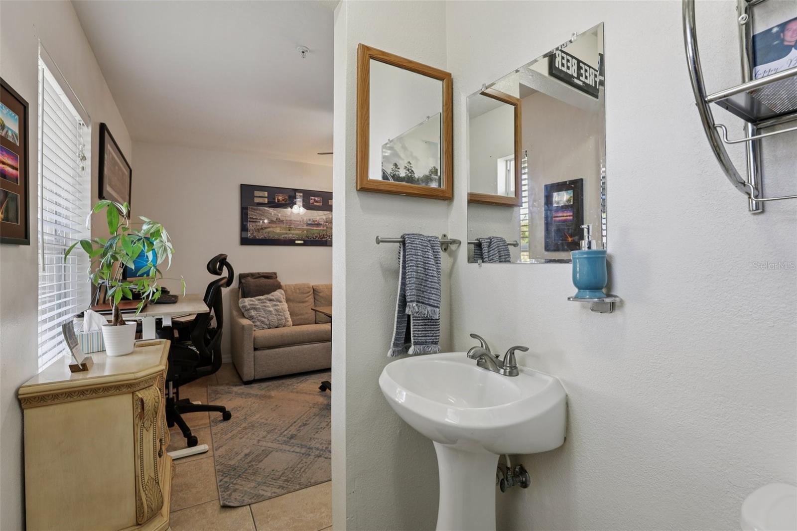 Image 31 of 59 For 527 Jackson Avenue