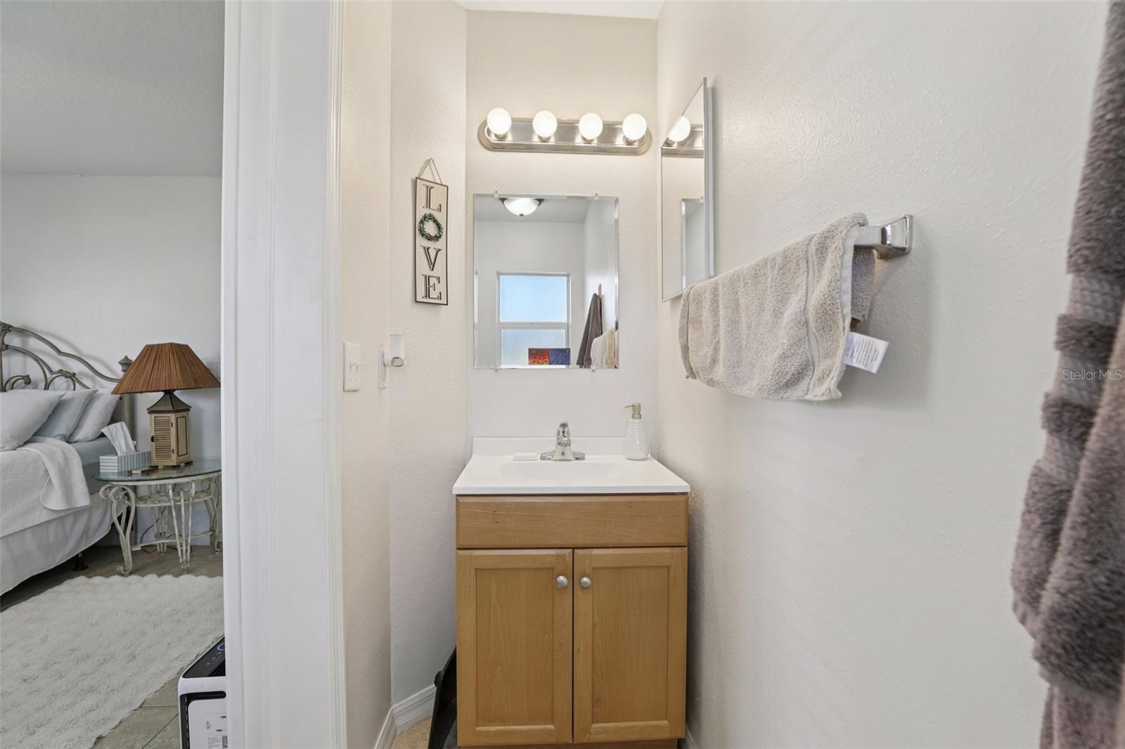 Image 34 of 59 For 527 Jackson Avenue