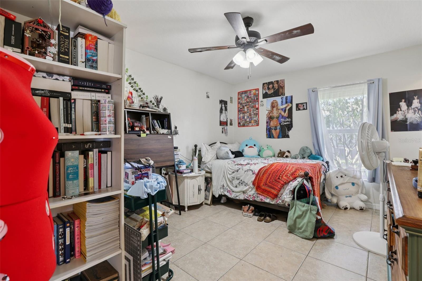 Image 35 of 59 For 527 Jackson Avenue