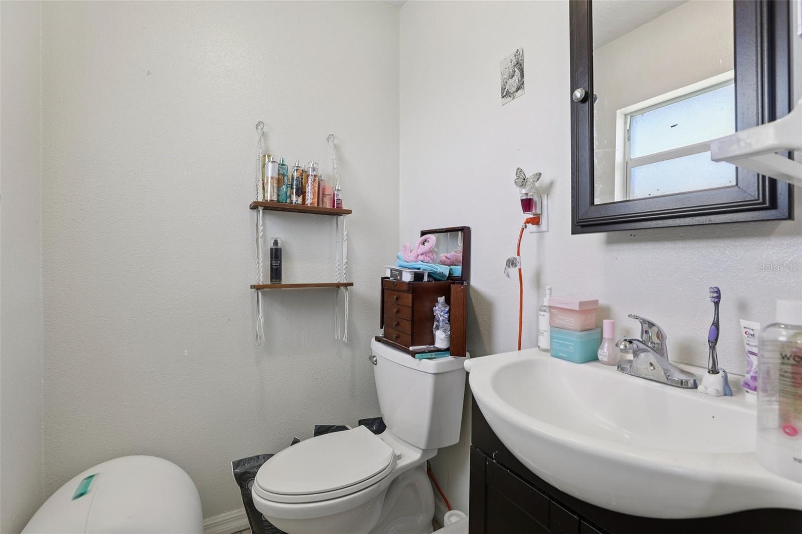 Image 37 of 59 For 527 Jackson Avenue