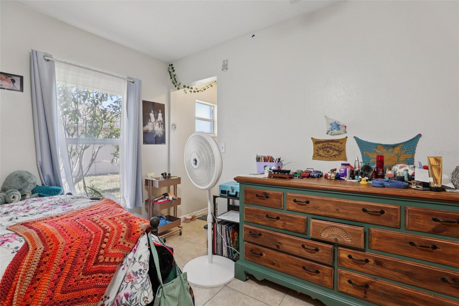 Image 38 of 59 For 527 Jackson Avenue