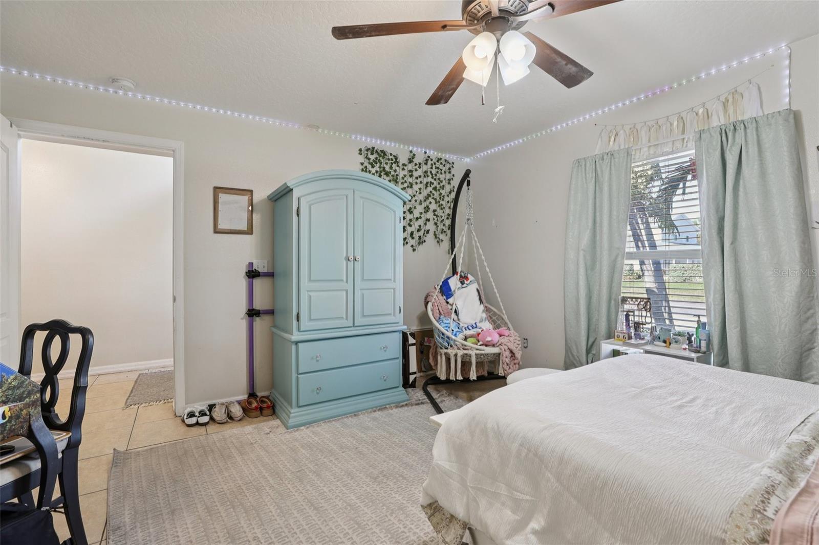 Image 46 of 59 For 527 Jackson Avenue