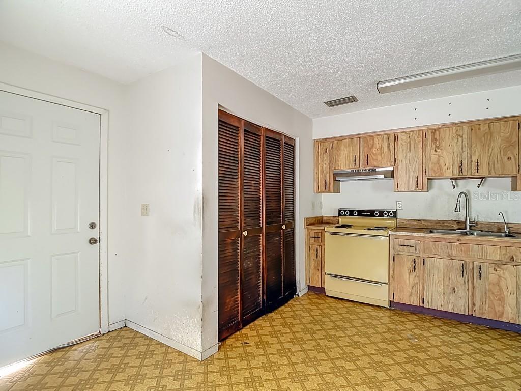 Image 13 of 30 For 1807 Barnes Street