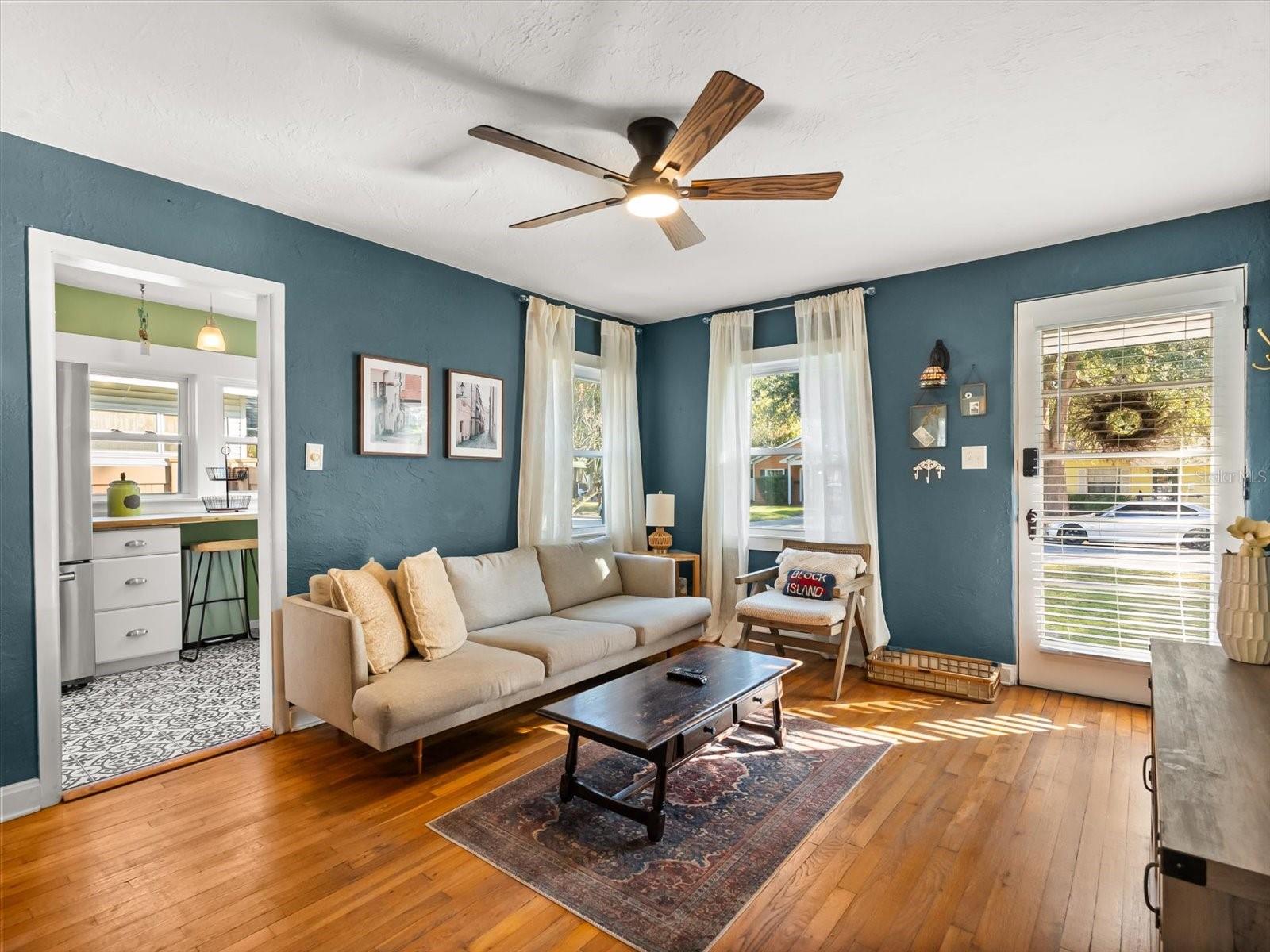 Image 3 of 43 For 1010 Forest Avenue