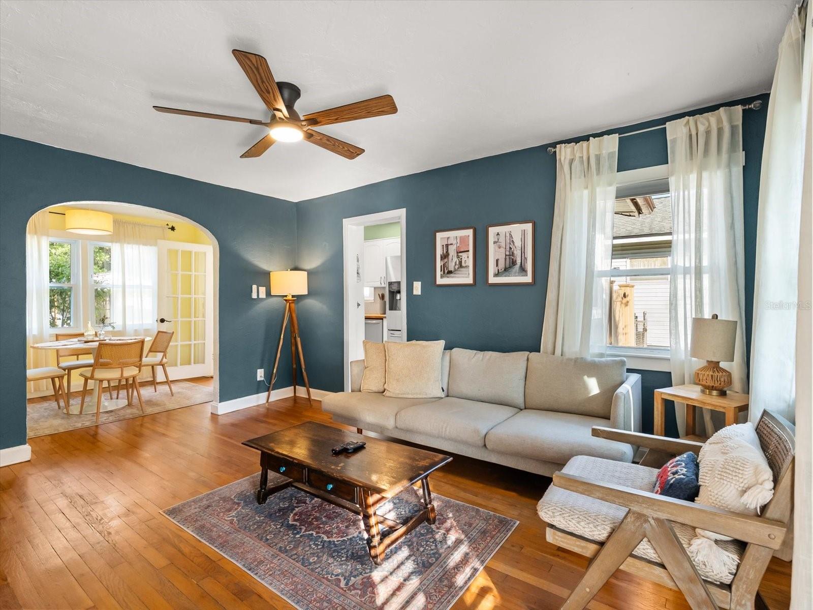 Image 4 of 43 For 1010 Forest Avenue