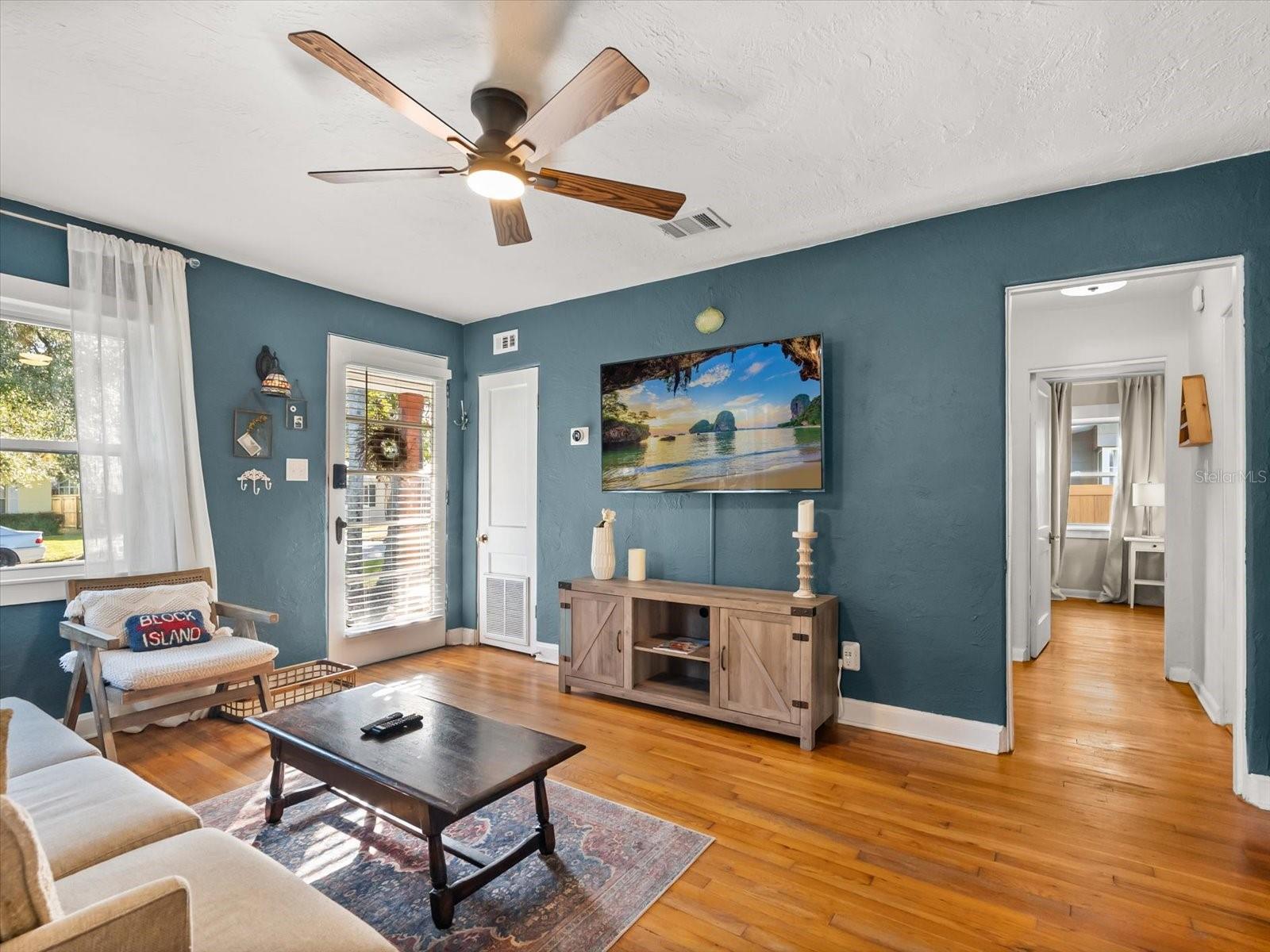 Image 5 of 43 For 1010 Forest Avenue