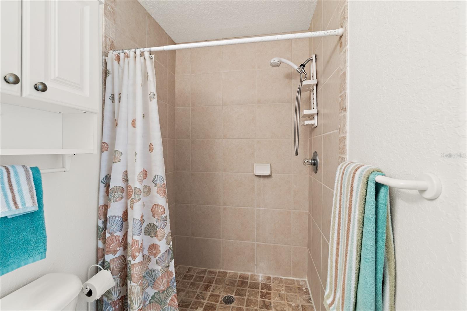 Image 17 of 28 For 419 Ocean Park Lane V146