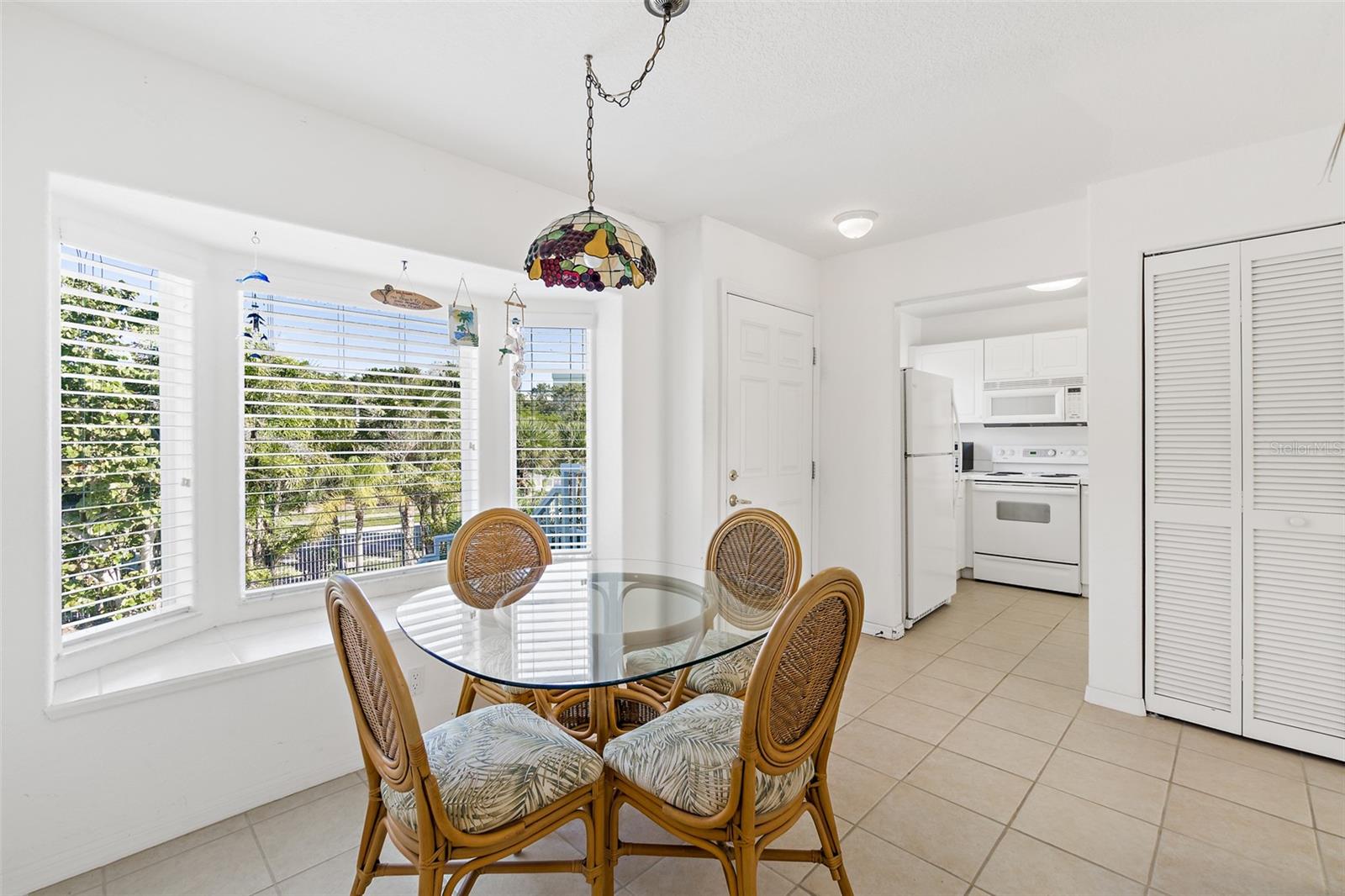 Image 5 of 28 For 419 Ocean Park Lane V146