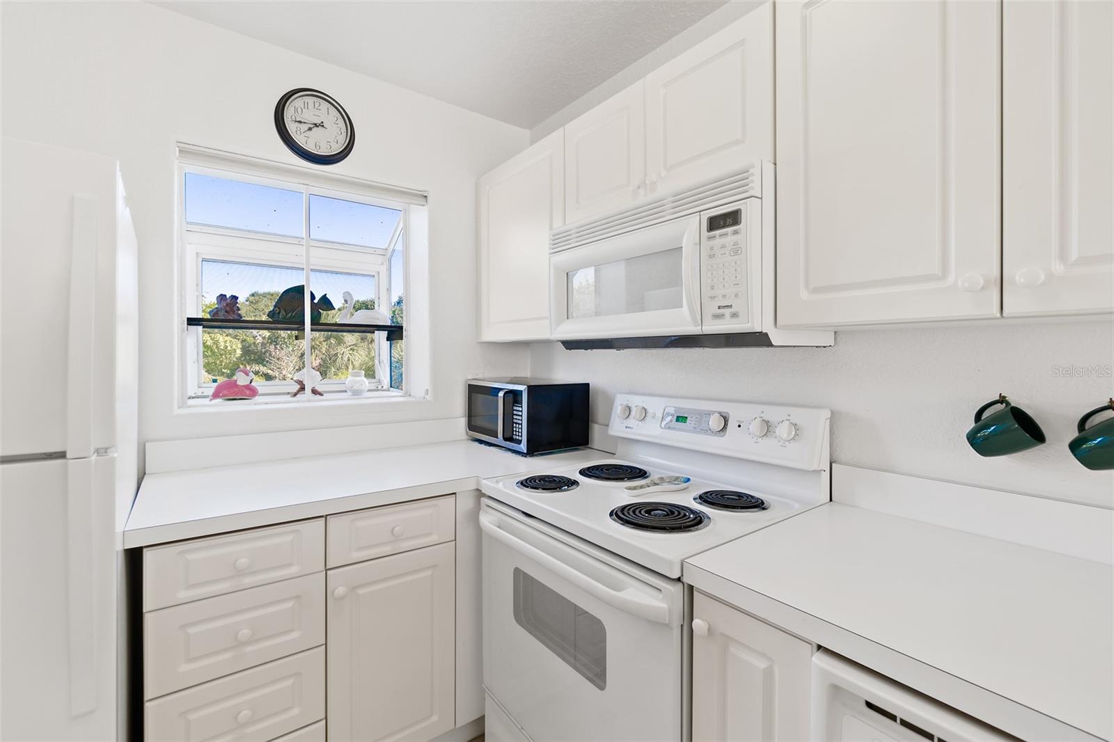 Image 7 of 28 For 419 Ocean Park Lane V146