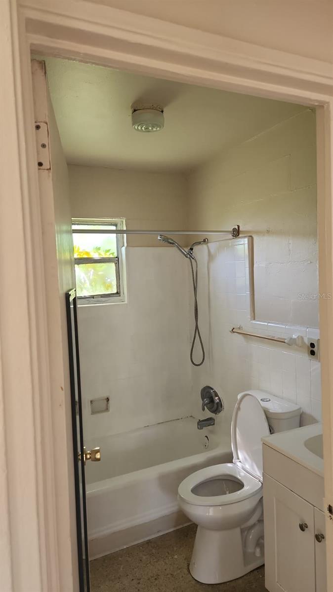 Image 7 of 7 For 2222 South Street 2222